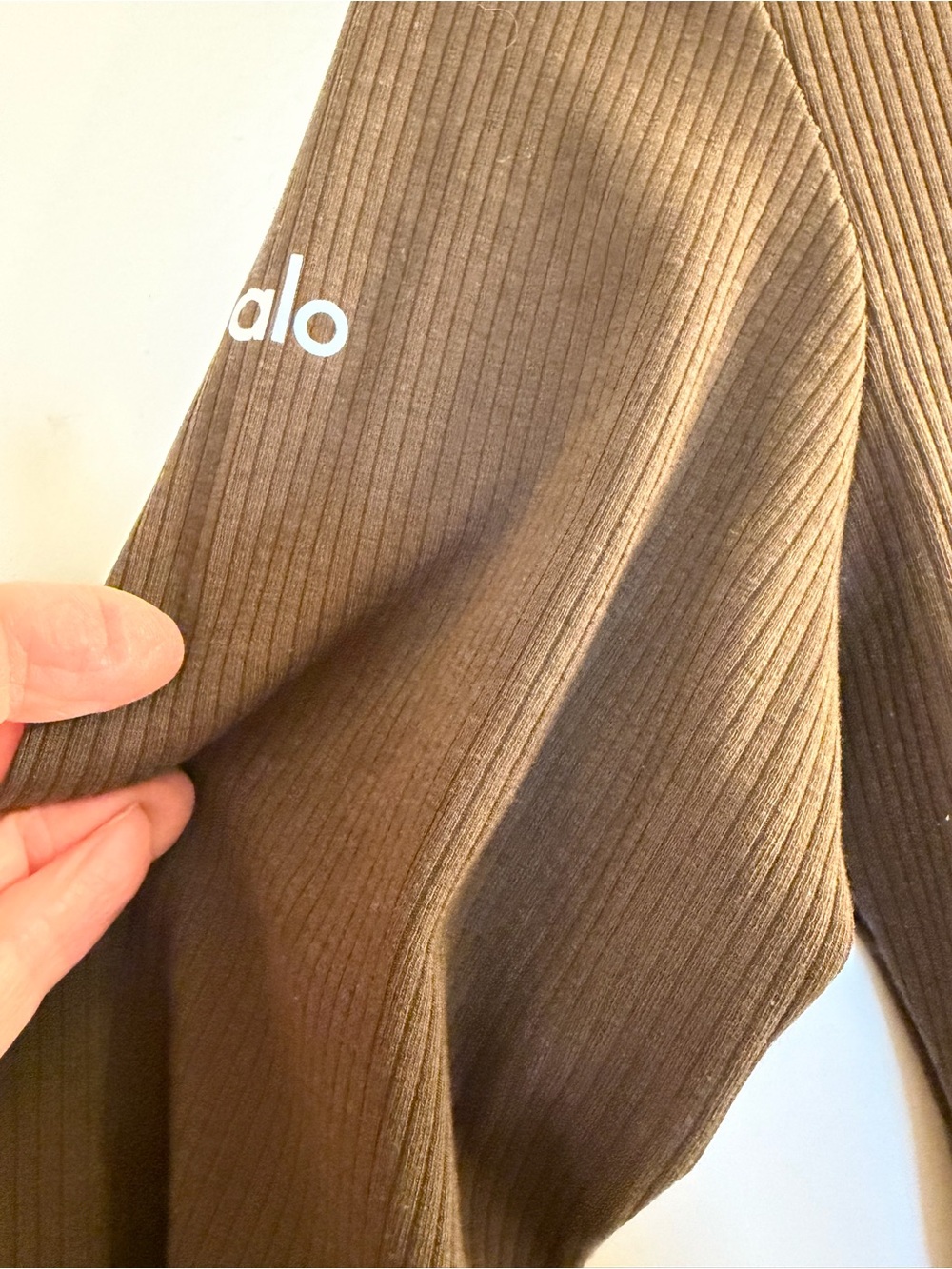 ALO Yoga women’s Ribbed Brown Top